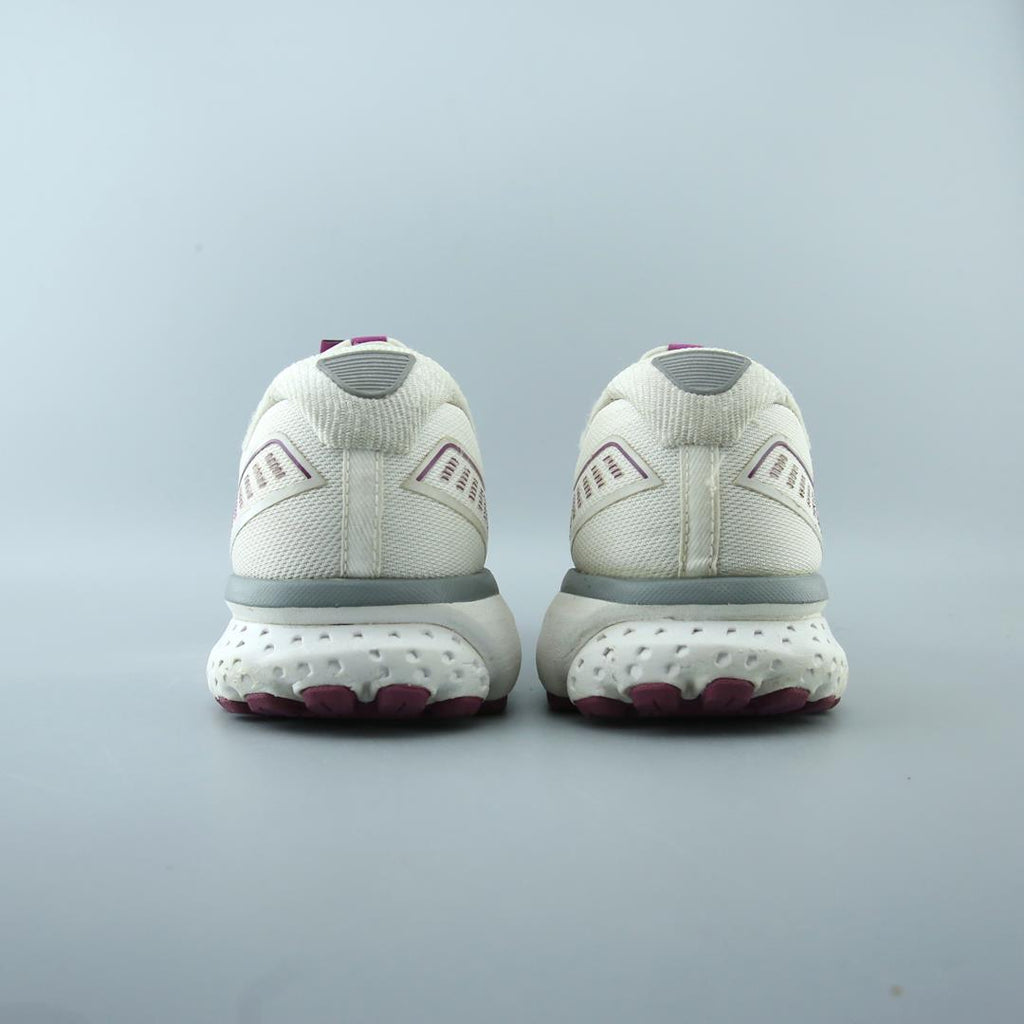 GHOST 12