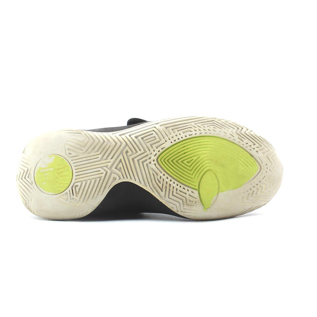 KYRIE FLYTRAP III