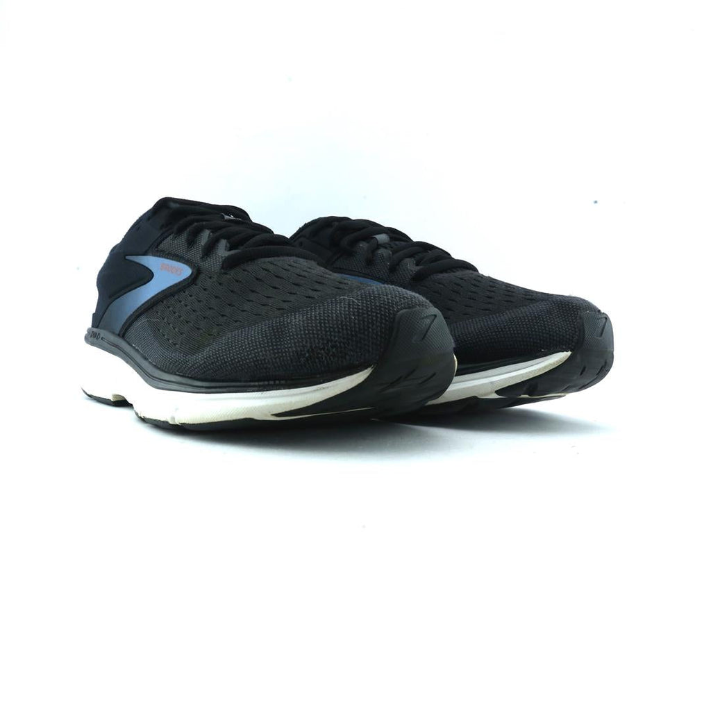 DYAD 11