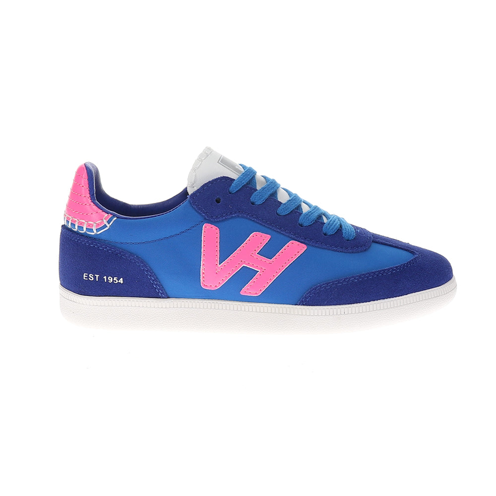 Crisp Lace Up Sneakers