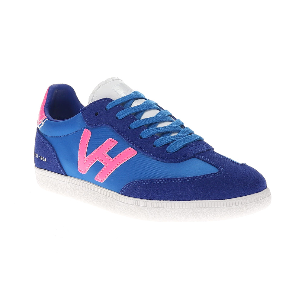 Crisp Lace Up Sneakers