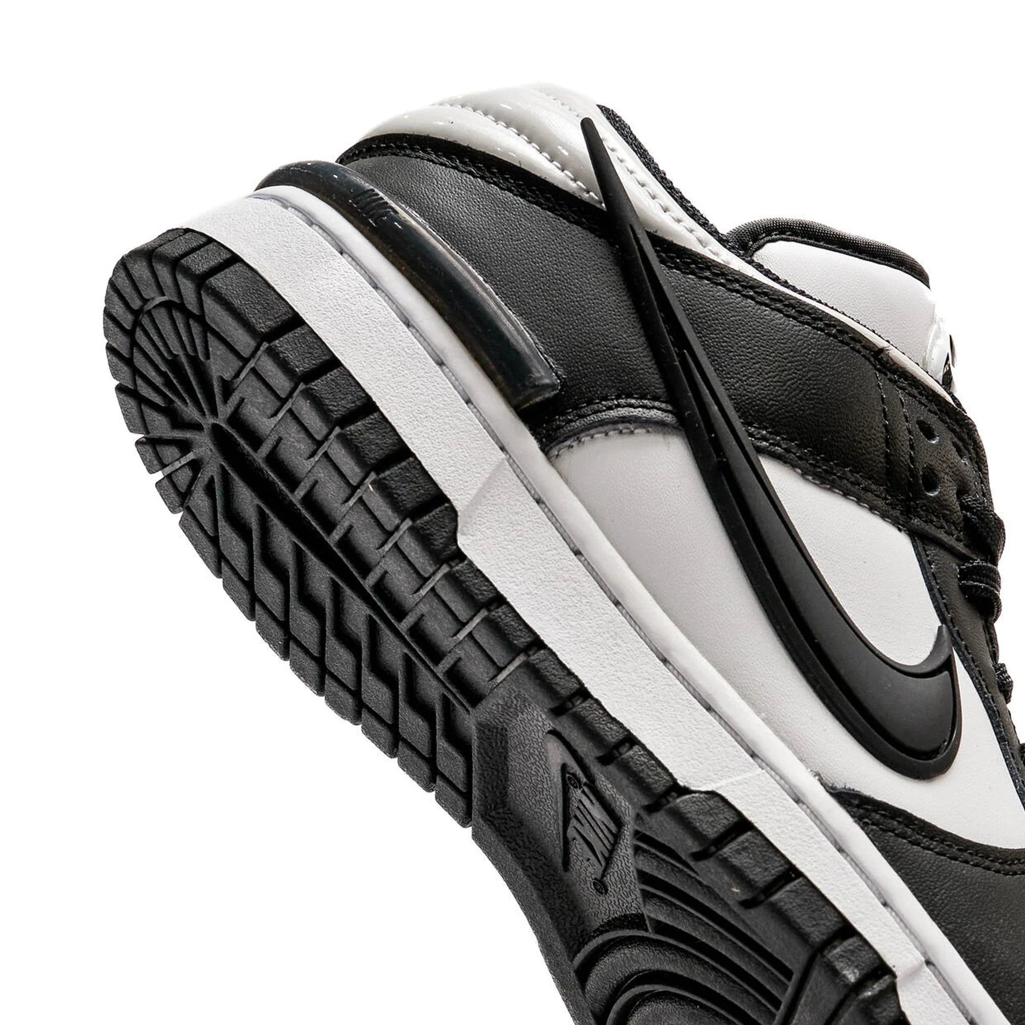 Dunk Low Twist 'Panda' W (2023)