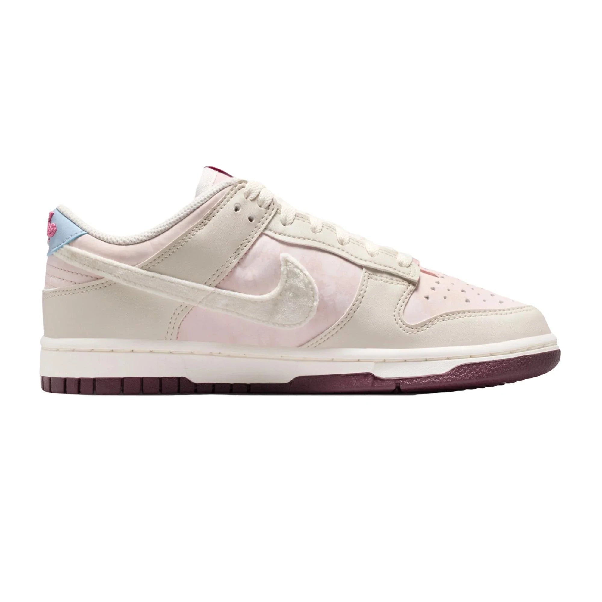 Nike Dunk Low 'Valentine's Day' Women's (2026)
