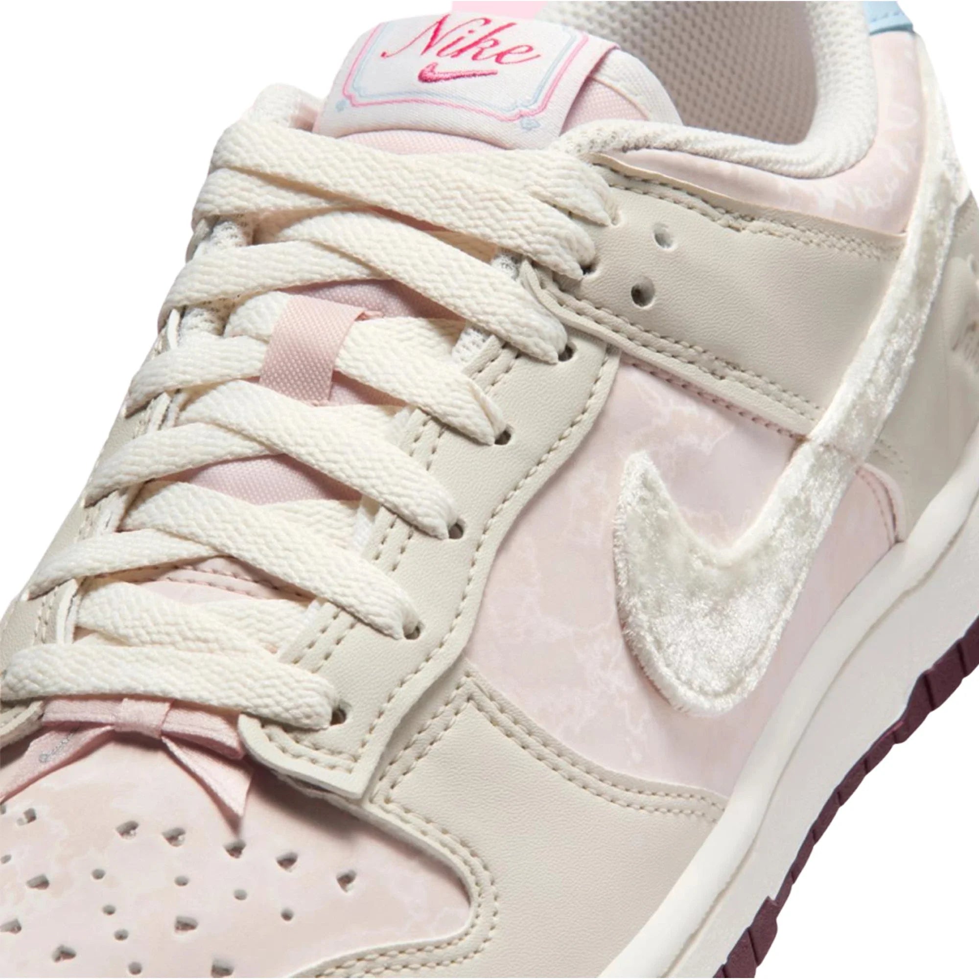 Nike Dunk Low 'Valentine's Day' Women's (2026)