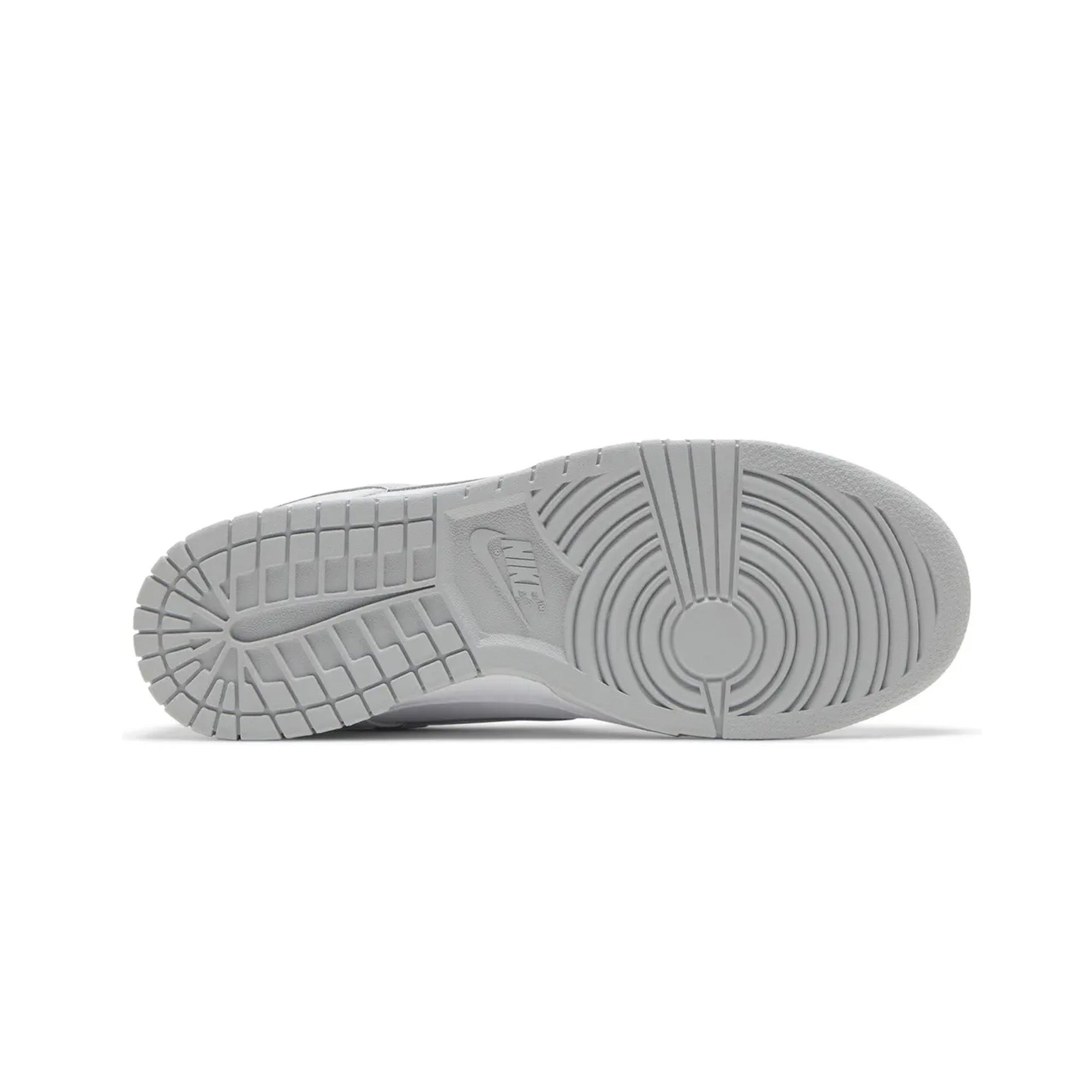 Nike Dunk Low 'Pure Platinum Grey'