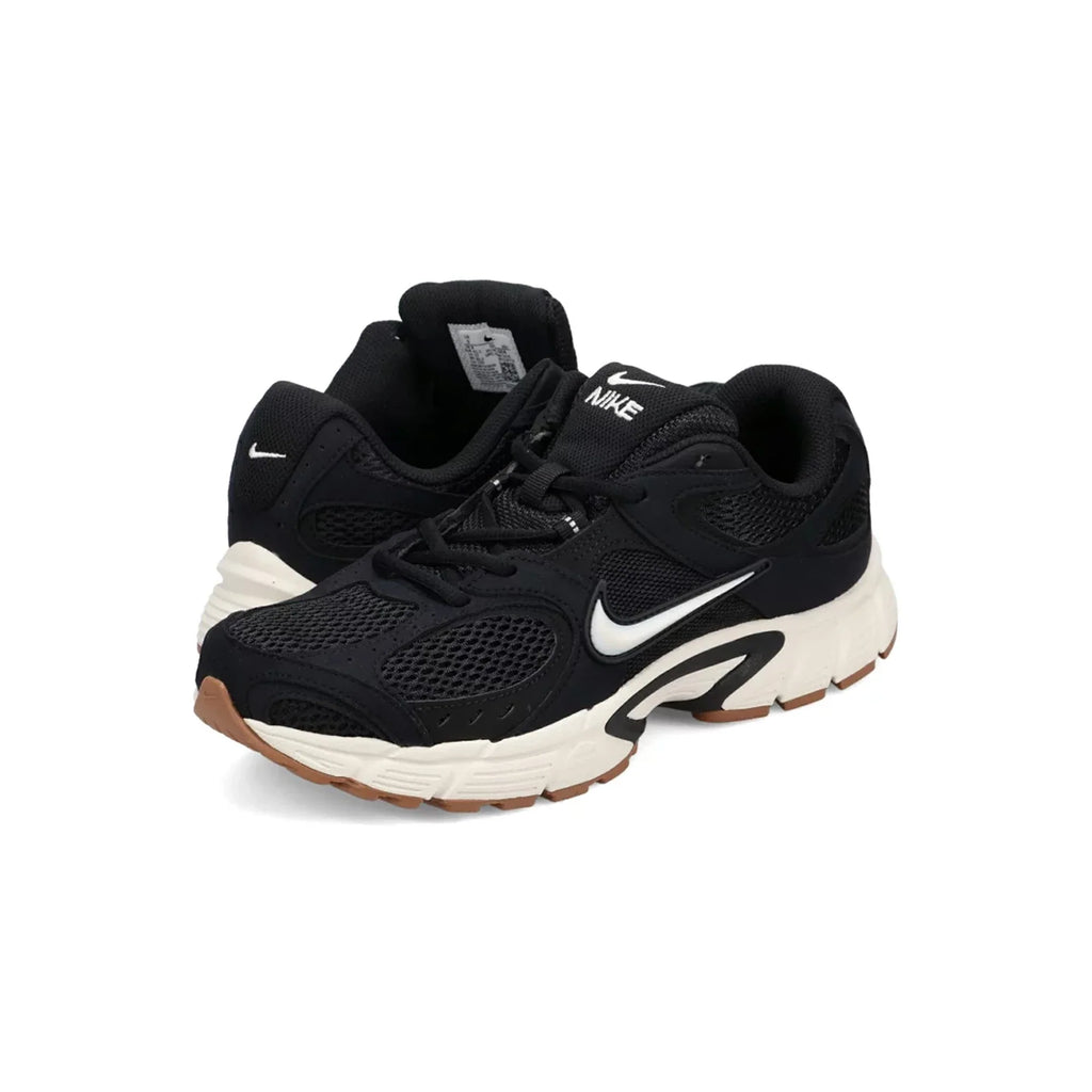 Nike V5 RNR 'Black Gum'