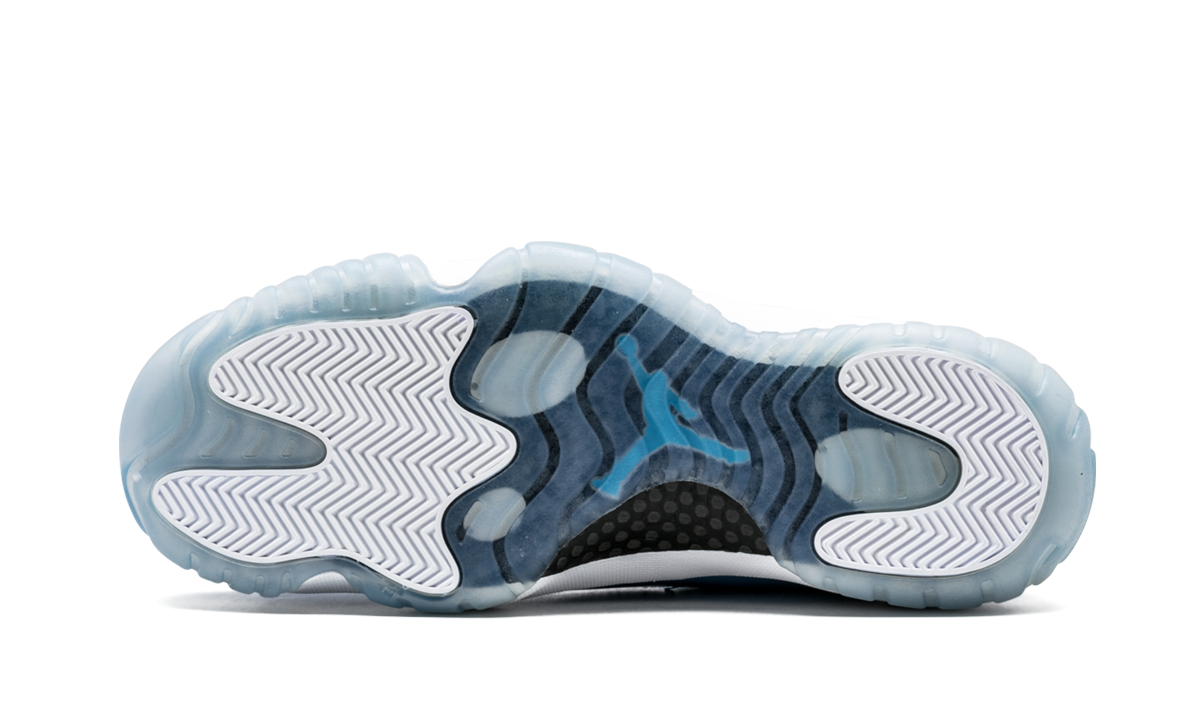 11 Retro "Pantone" 689479 405