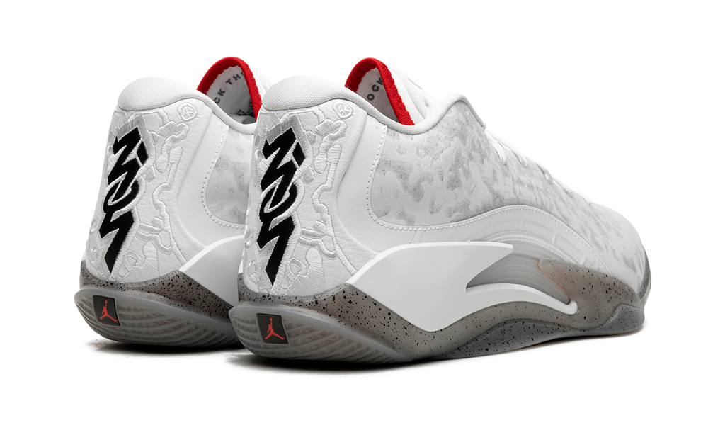 Zion 3 "White/University Red" DR0675 106